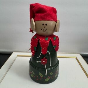 Christmas Hand painted flower Clay pot & Wooden Caroler, 5.5” Red/Green